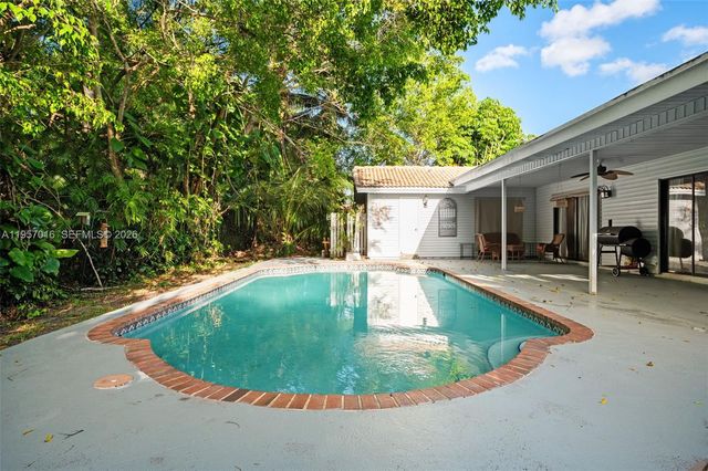 10873 NW 10th Pl, Coral Springs, FL 33071