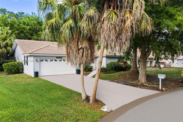 10873 NW 10th Pl, Coral Springs, FL 33071