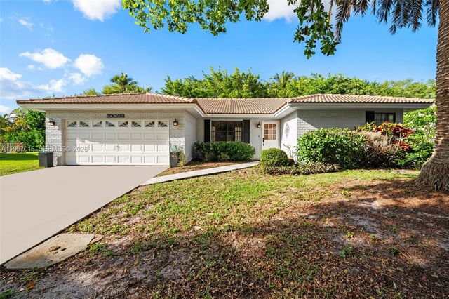 10873 NW 10th Pl, Coral Springs, FL 33071