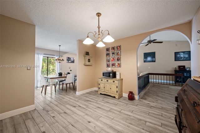 10873 NW 10th Pl, Coral Springs, FL 33071