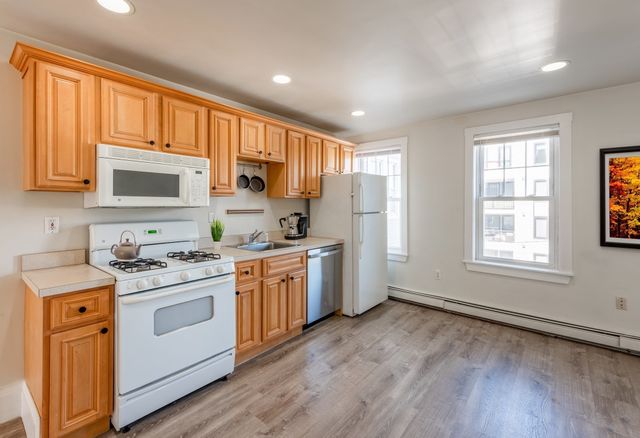 428 E 3rd St. 1, Boston, MA 02127