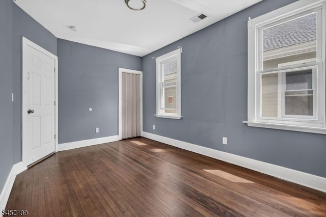 723 25Jersey Ave, Elizabeth City, NJ 07202