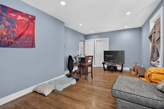 723 25Jersey Ave, Elizabeth City, NJ 07202