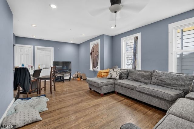 723 25Jersey Ave, Elizabeth City, NJ 07202