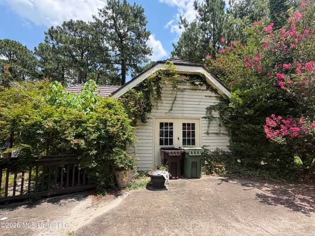 2000 S 40th Avenue, Hattiesburg, MS 39402