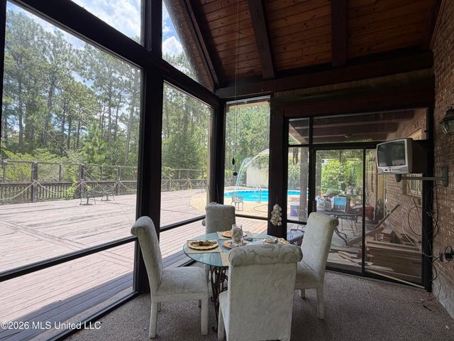 2000 S 40th Avenue, Hattiesburg, MS 39402