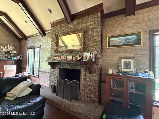 2000 S 40th Avenue, Hattiesburg, MS 39402