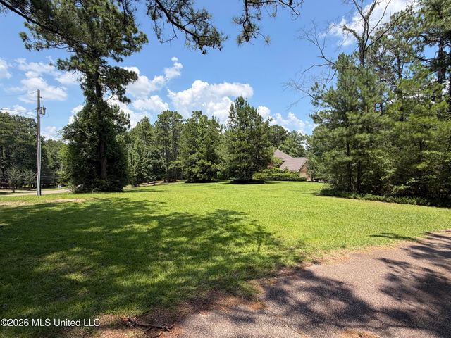 2000 S 40th Avenue, Hattiesburg, MS 39402