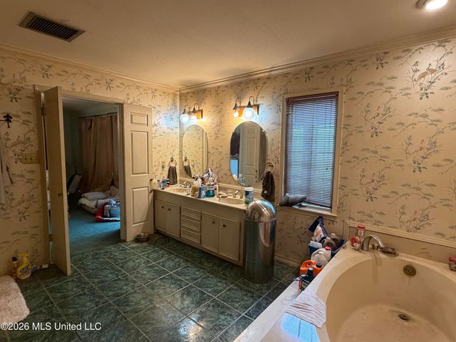 2000 S 40th Avenue, Hattiesburg, MS 39402