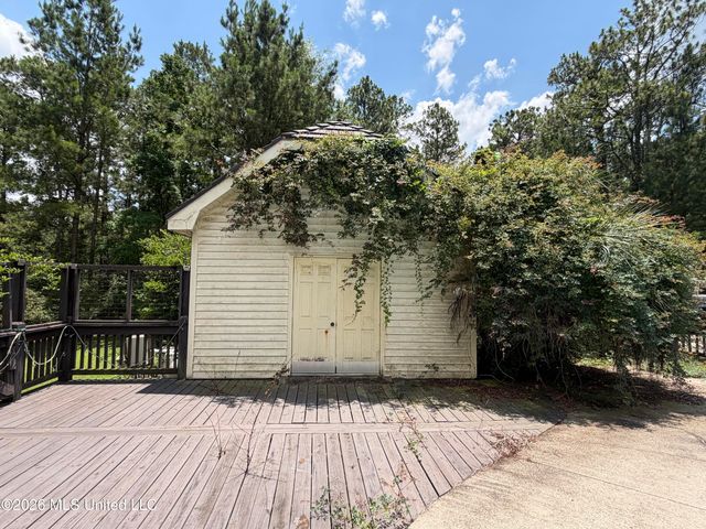 2000 S 40th Avenue, Hattiesburg, MS 39402