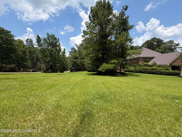2000 S 40th Avenue, Hattiesburg, MS 39402