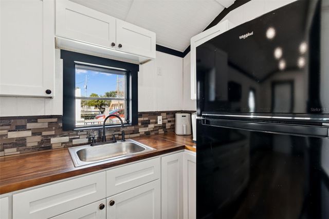 7091 WESTWIND STREET, Weeki Wachee, FL 34607