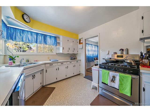 9150 Grandview Ave, Arvada, CO 80002