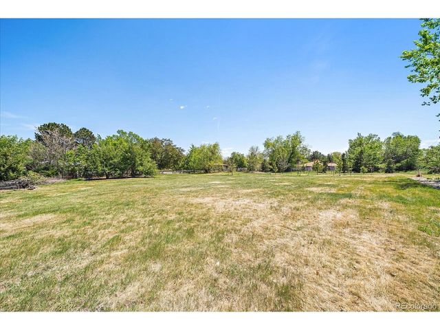 9150 Grandview Ave, Arvada, CO 80002