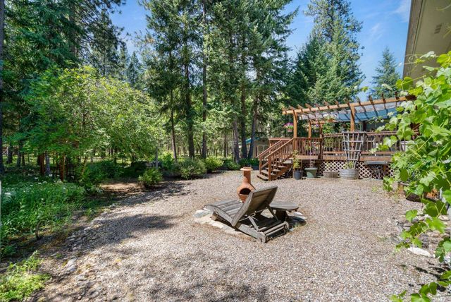 3853 White Pine Rd, Loon Lake, WA 99148