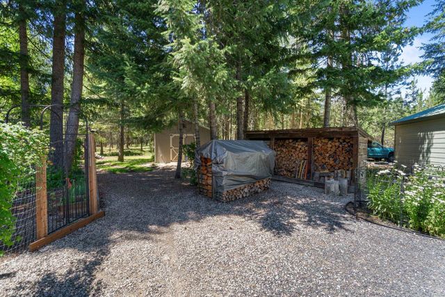 3853 White Pine Rd, Loon Lake, WA 99148