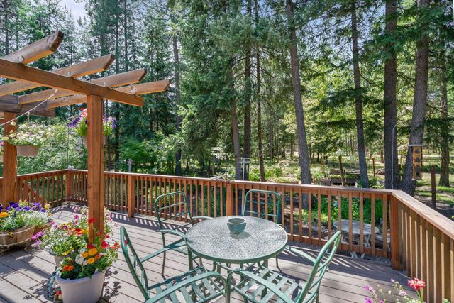 3853 White Pine Rd, Loon Lake, WA 99148