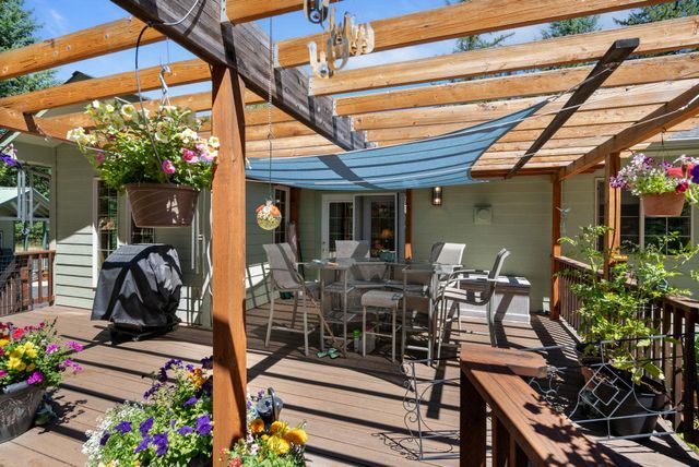 3853 White Pine Rd, Loon Lake, WA 99148