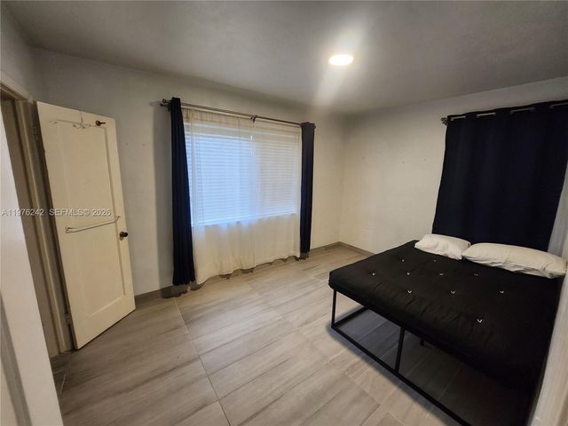 3560 NW 19th Street, Miami, FL 33125