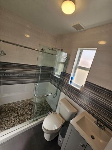3560 NW 19th Street, Miami, FL 33125