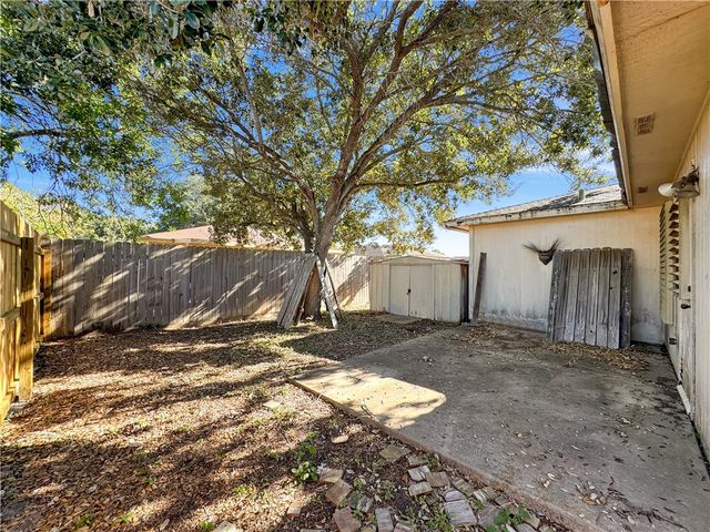 7810 Falcon Dr, Corpus Christi, TX 78414