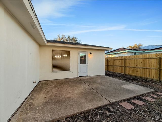 7810 Falcon Dr, Corpus Christi, TX 78414