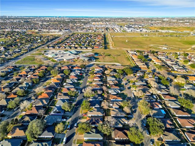 7810 Falcon Dr, Corpus Christi, TX 78414