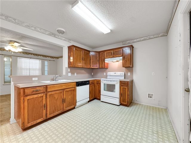 7810 Falcon Dr, Corpus Christi, TX 78414