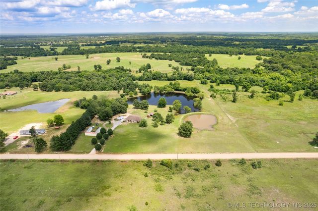 5764 S Carr Pen, Atoka, OK 74525