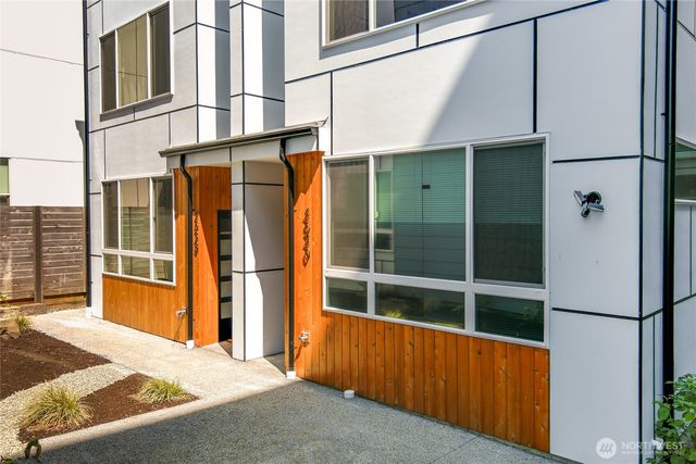 4540 40th Avenue SW, Seattle, WA 98116