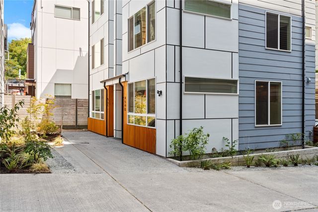 4540 40th Avenue SW, Seattle, WA 98116