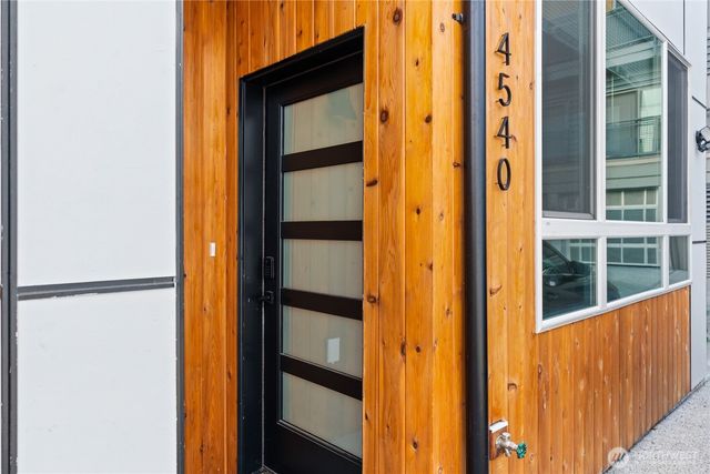 4540 40th Avenue SW, Seattle, WA 98116