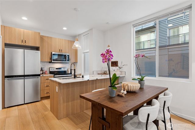 4540 40th Avenue SW, Seattle, WA 98116