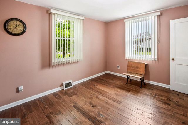 752 KEDRON AVE, Morton, PA 19070