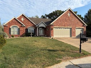 2245 Fenway Farms Trail, Fenton, MO 63026