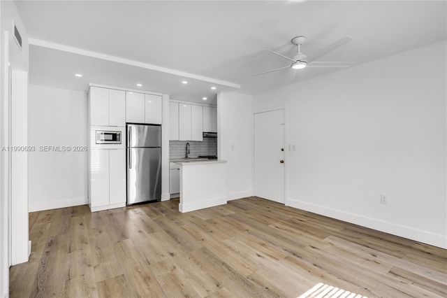 5991 SW 76th St C2, South Miami, FL 33143