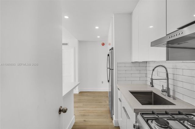 5991 SW 76th St C2, South Miami, FL 33143