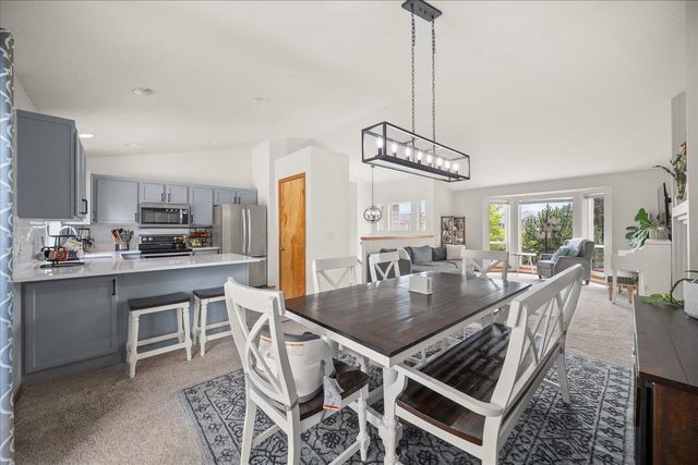 805 E TUDOR Ct, Spokane, WA 99208
