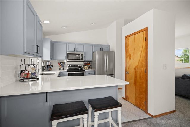 805 E TUDOR Ct, Spokane, WA 99208