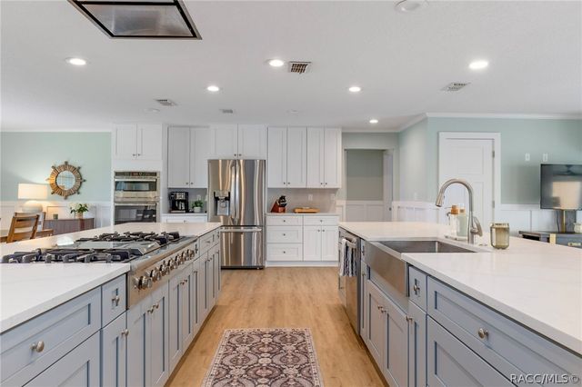 11994 W Riverhaven Drive, Homosassa, FL 34448