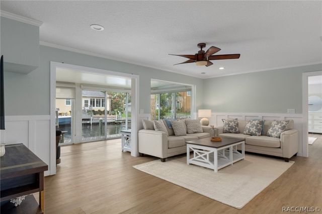 11994 W Riverhaven Drive, Homosassa, FL 34448
