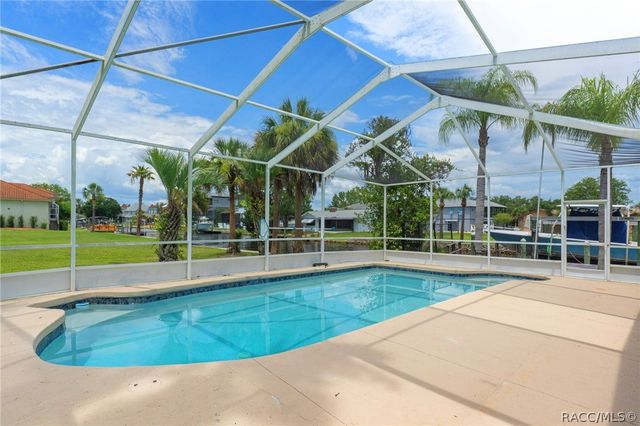 11994 W Riverhaven Drive, Homosassa, FL 34448