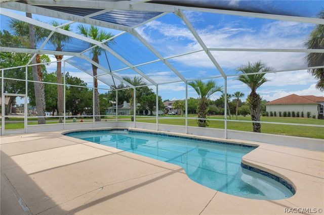 11994 W Riverhaven Drive, Homosassa, FL 34448