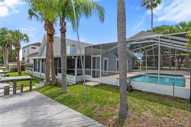 11994 W Riverhaven Drive, Homosassa, FL 34448
