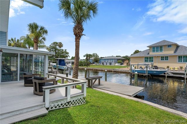 11994 W Riverhaven Drive, Homosassa, FL 34448