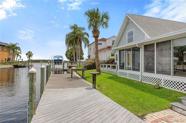11994 W Riverhaven Drive, Homosassa, FL 34448