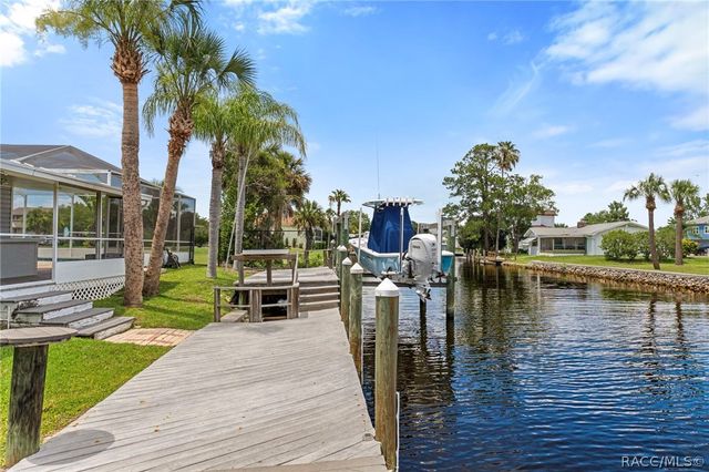 11994 W Riverhaven Drive, Homosassa, FL 34448