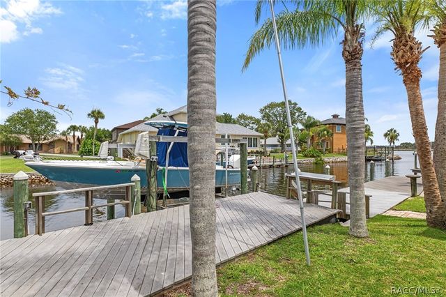 11994 W Riverhaven Drive, Homosassa, FL 34448