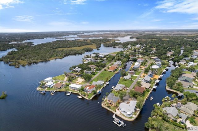 11994 W Riverhaven Drive, Homosassa, FL 34448