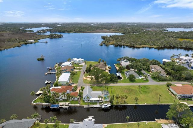 11994 W Riverhaven Drive, Homosassa, FL 34448